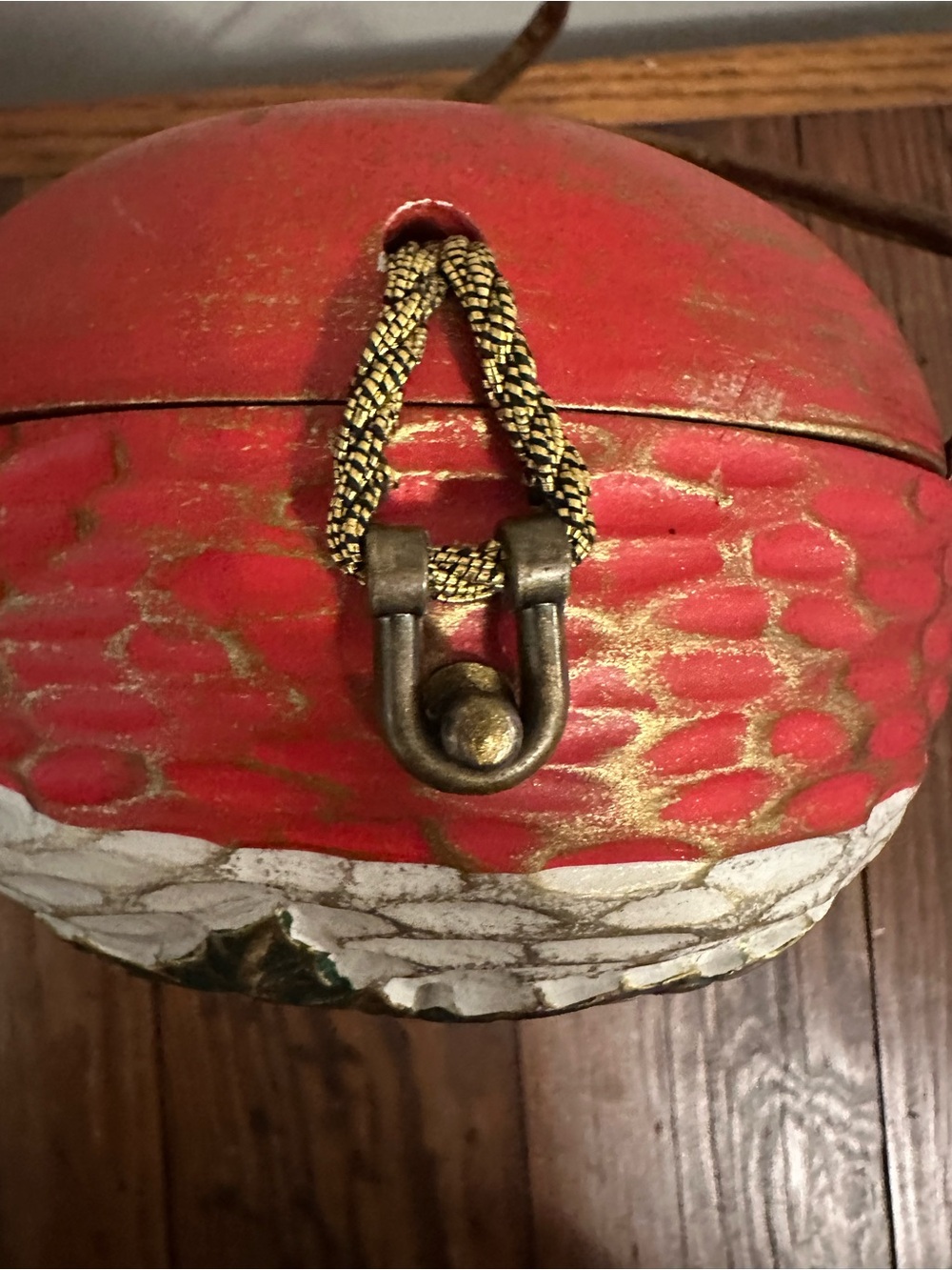 Timmy Woods White Santa Head Purse with Gold Holly and Red Berries - Picture 2 of 10